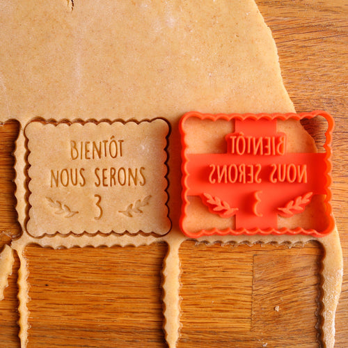 Biscuits personnalisés pour annoncer une grossesse signé Mon Empreinte à Biscuits