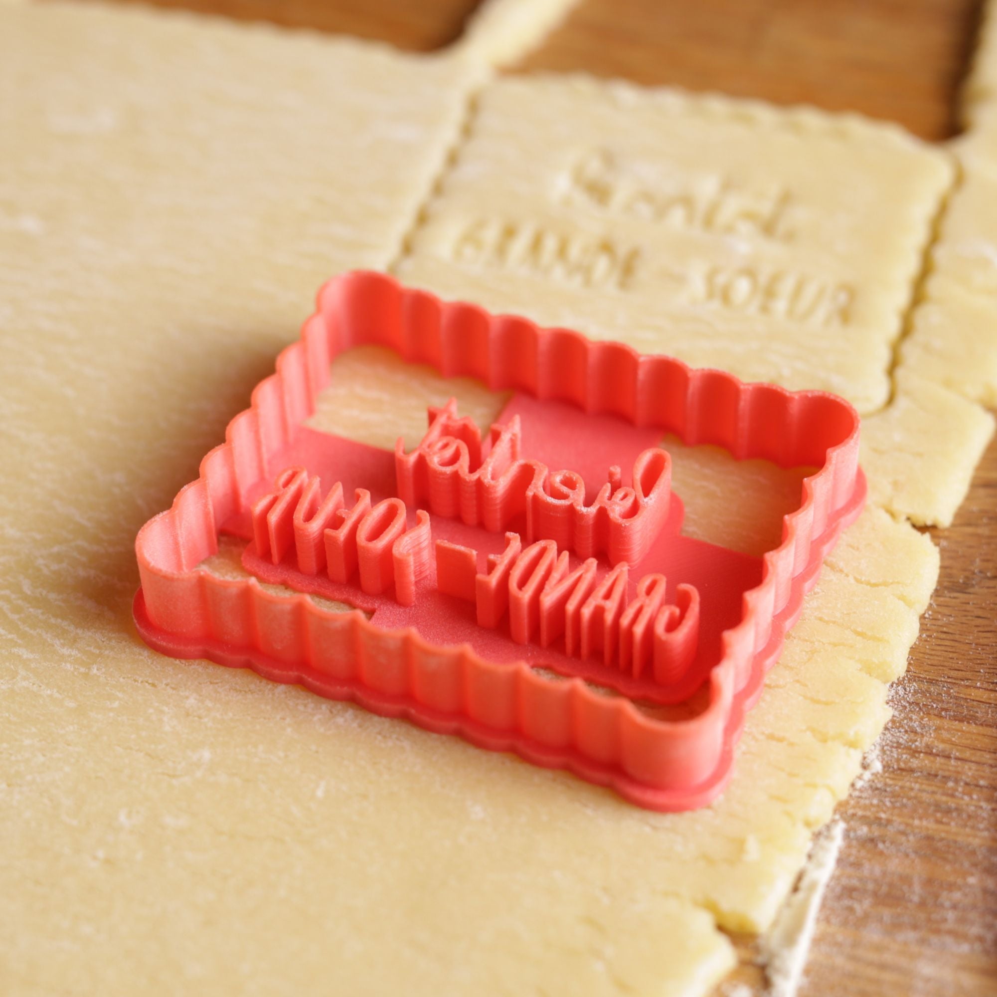 Emporte-pièce "Bientôt Grande-Sœur"