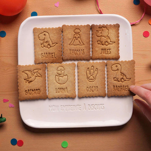 Emporte-pièce dinosaure pour une activité pâtisserie avec les enfants pour un anniversaire d'enfant