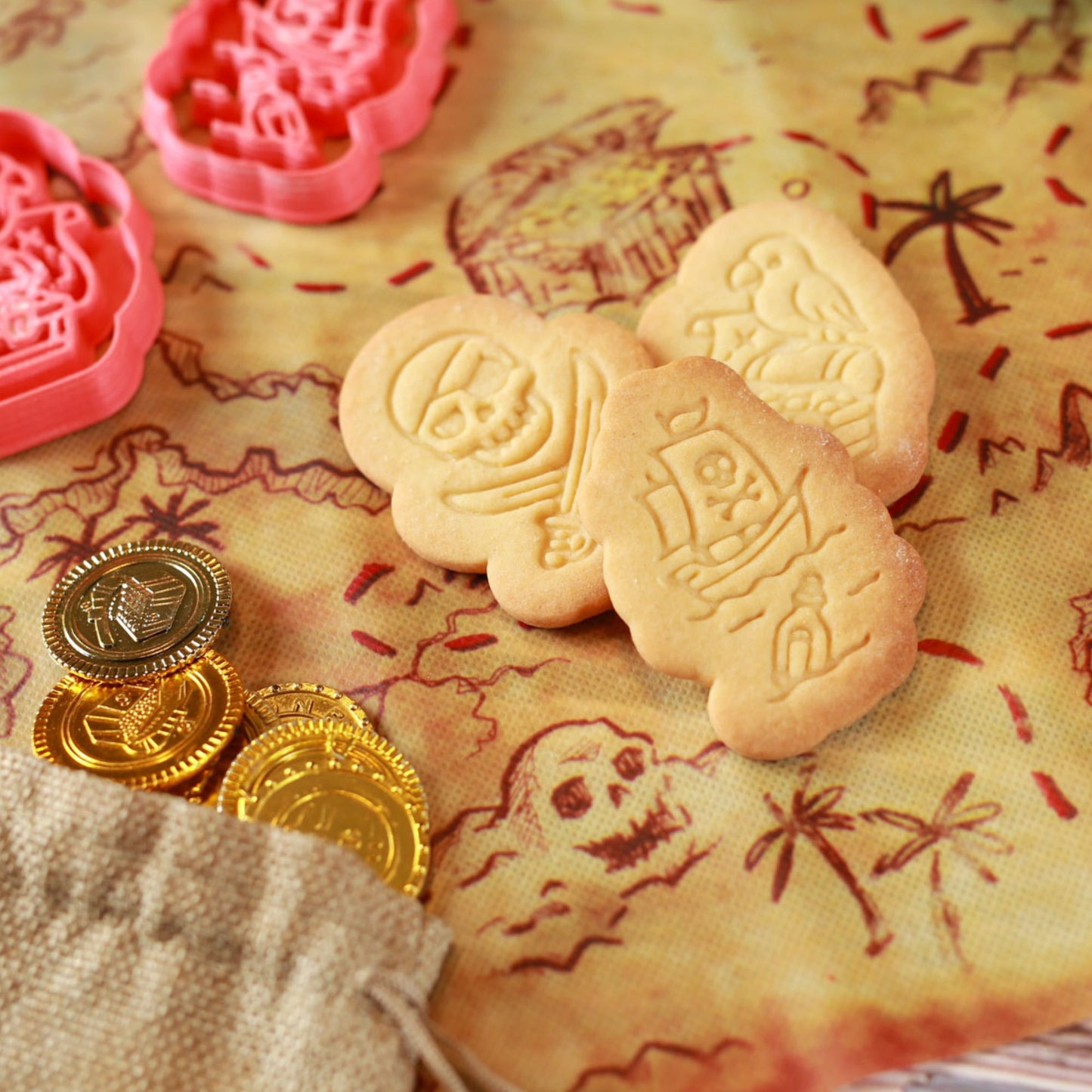 Coffret 3 emporte-pièces pirates pour enfants + règles + 2 colorants
