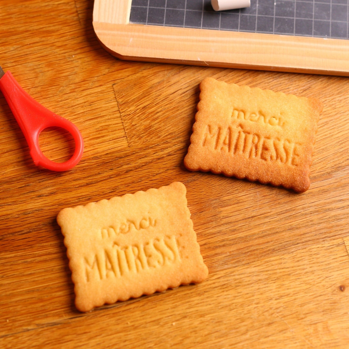 Emporte - pièces “Merci Maîtresse” - Un cadeau de fin d’année pour les enseignantes gourmandes - Mon Empreinte à Biscuits