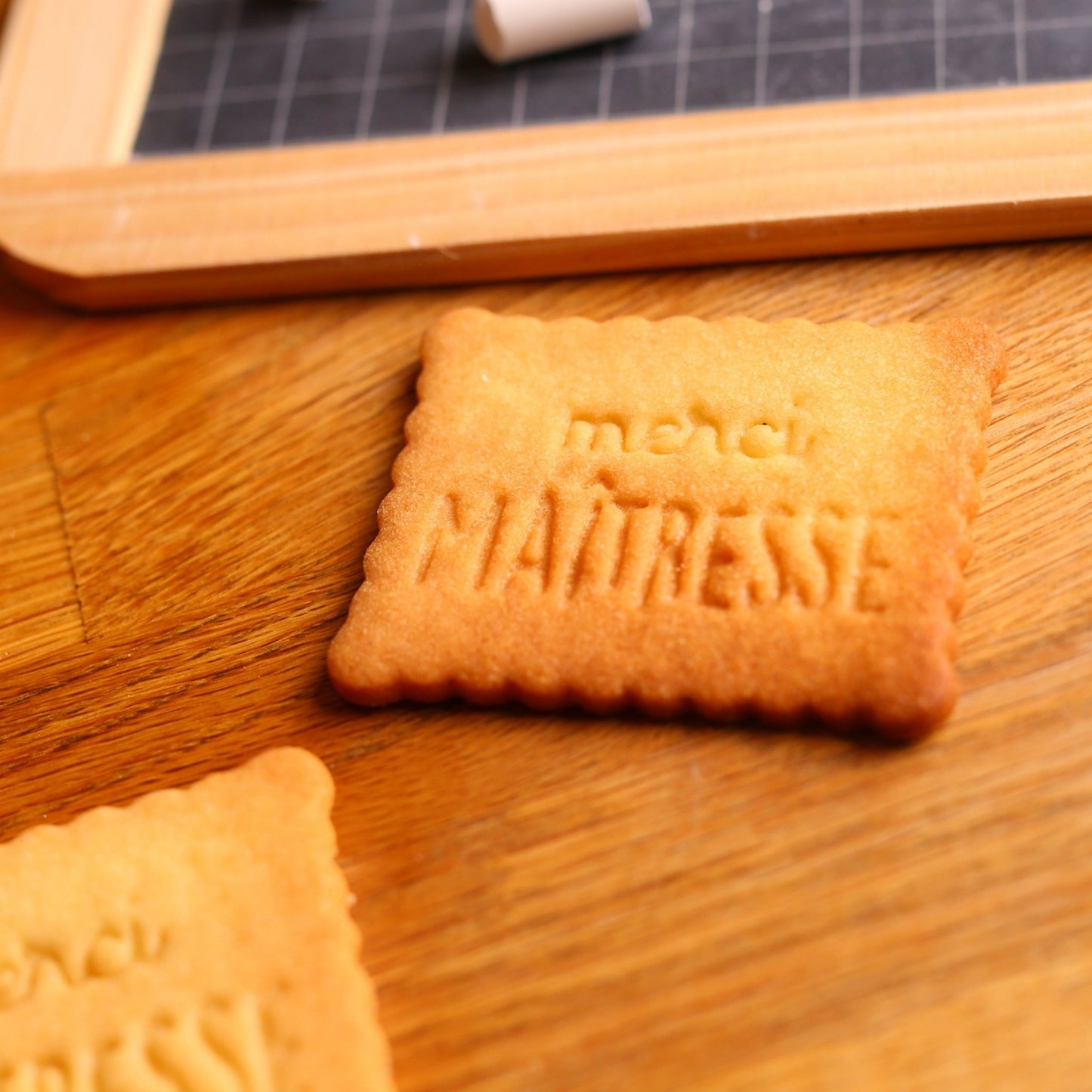 Emporte - pièces “Merci Maîtresse” - Un cadeau de fin d’année pour les enseignantes gourmandes - Mon Empreinte à Biscuits