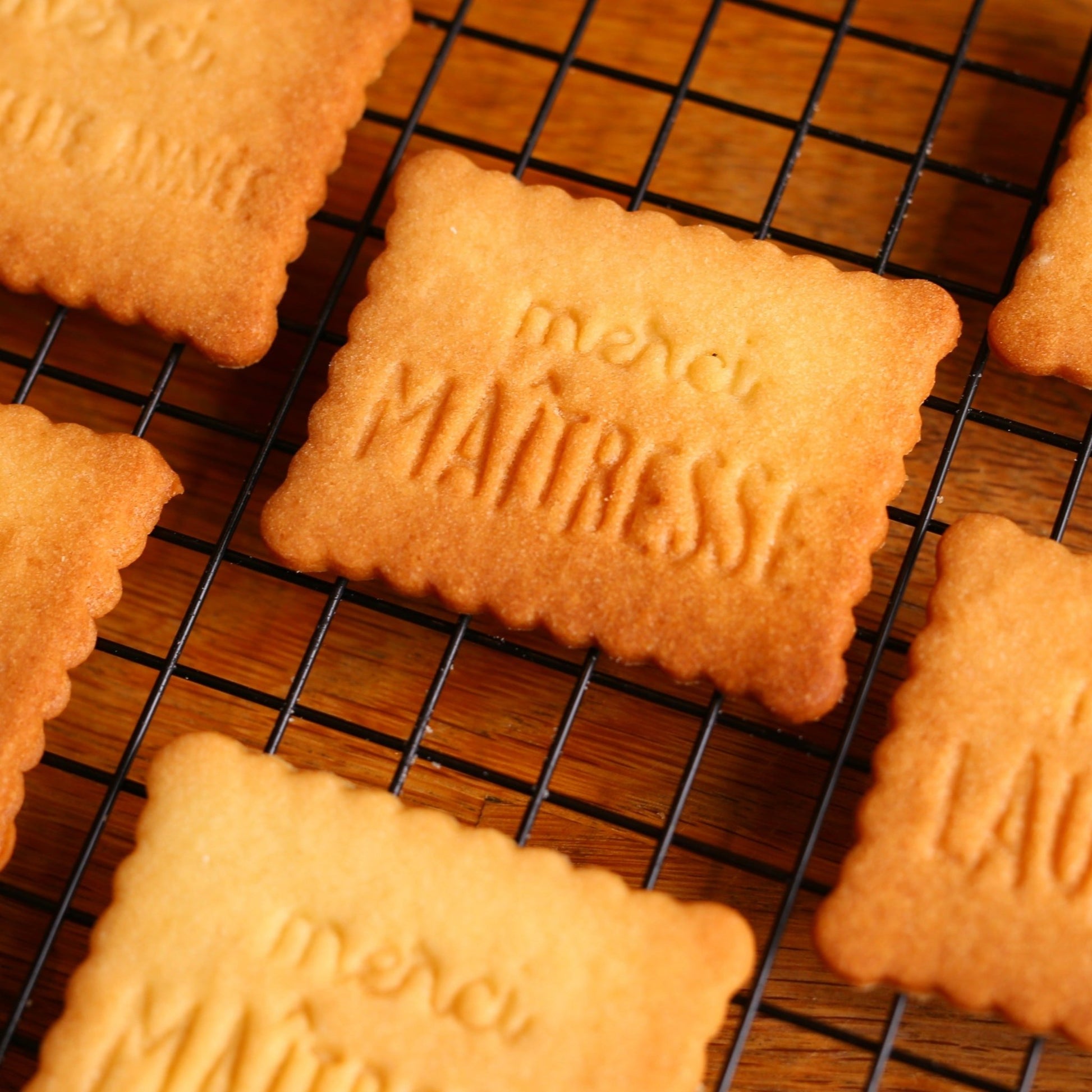 Emporte - pièces “Merci Maîtresse” - Un cadeau de fin d’année pour les enseignantes gourmandes - Mon Empreinte à Biscuits