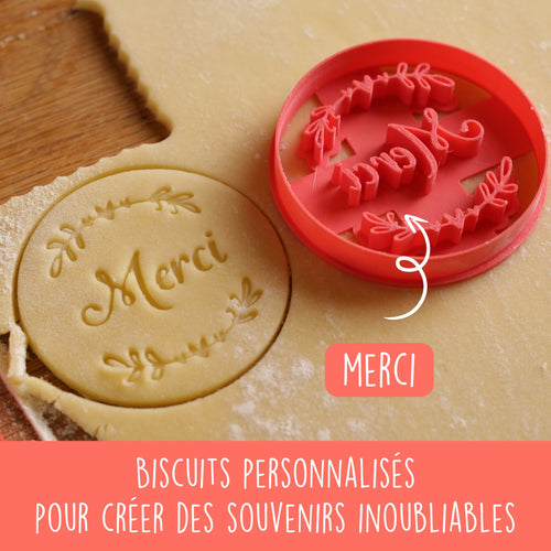 Biscuits gourmands pour un baptême réalisés à l'emporte-pièce signé Mon Empreinte à Biscuits